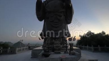越南拜旦寺<strong>弥勒佛</strong>巨大雕像